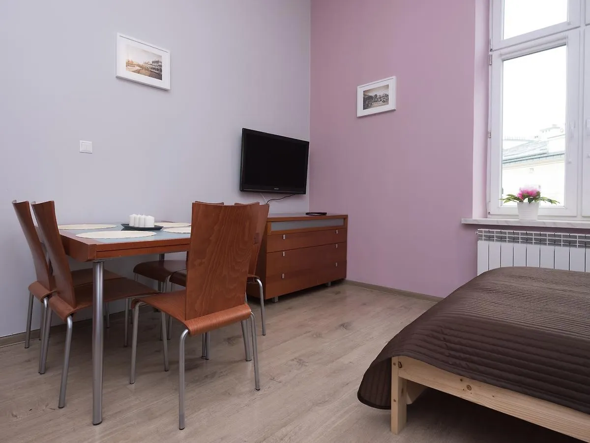 Royal City Apartments Miodowa 20 Krasków Polonya